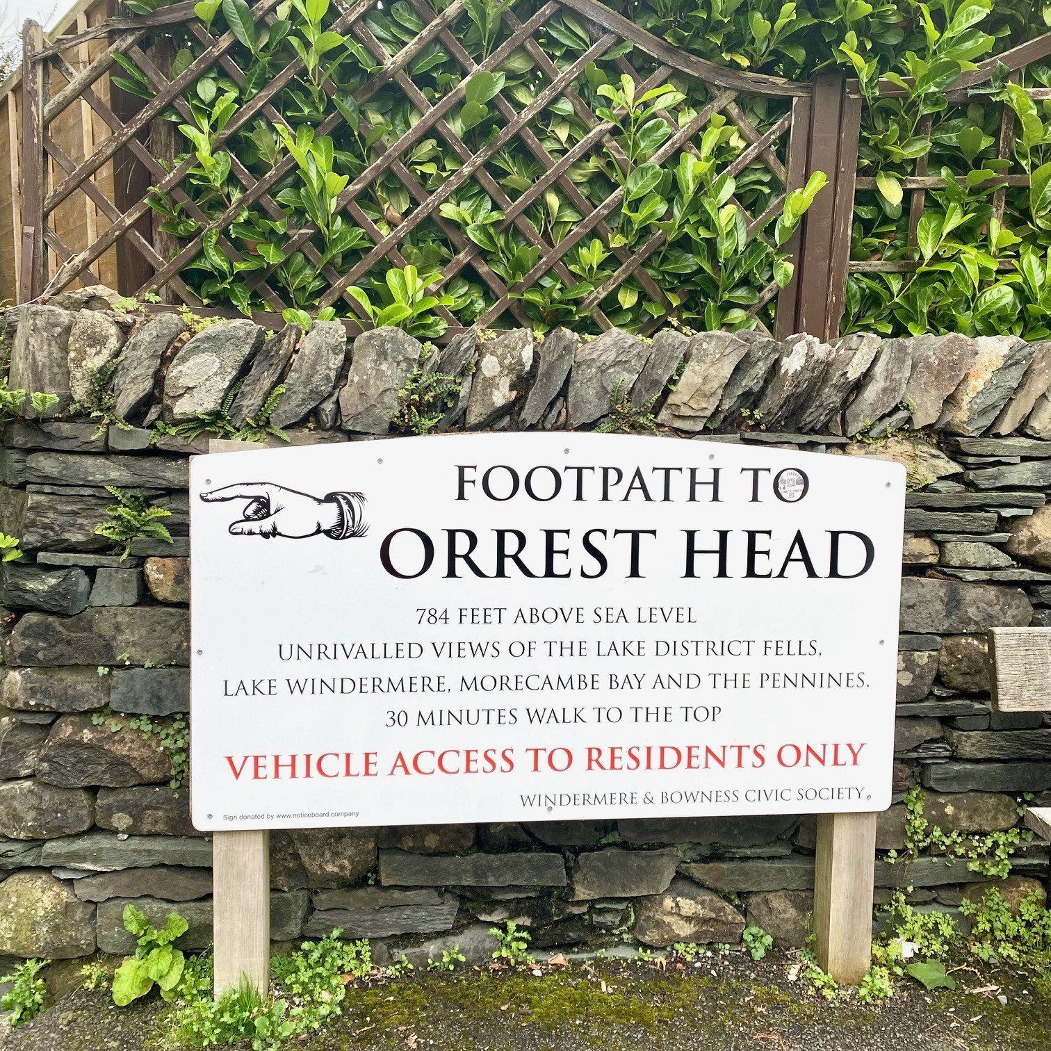 A sign post to Orrest Head